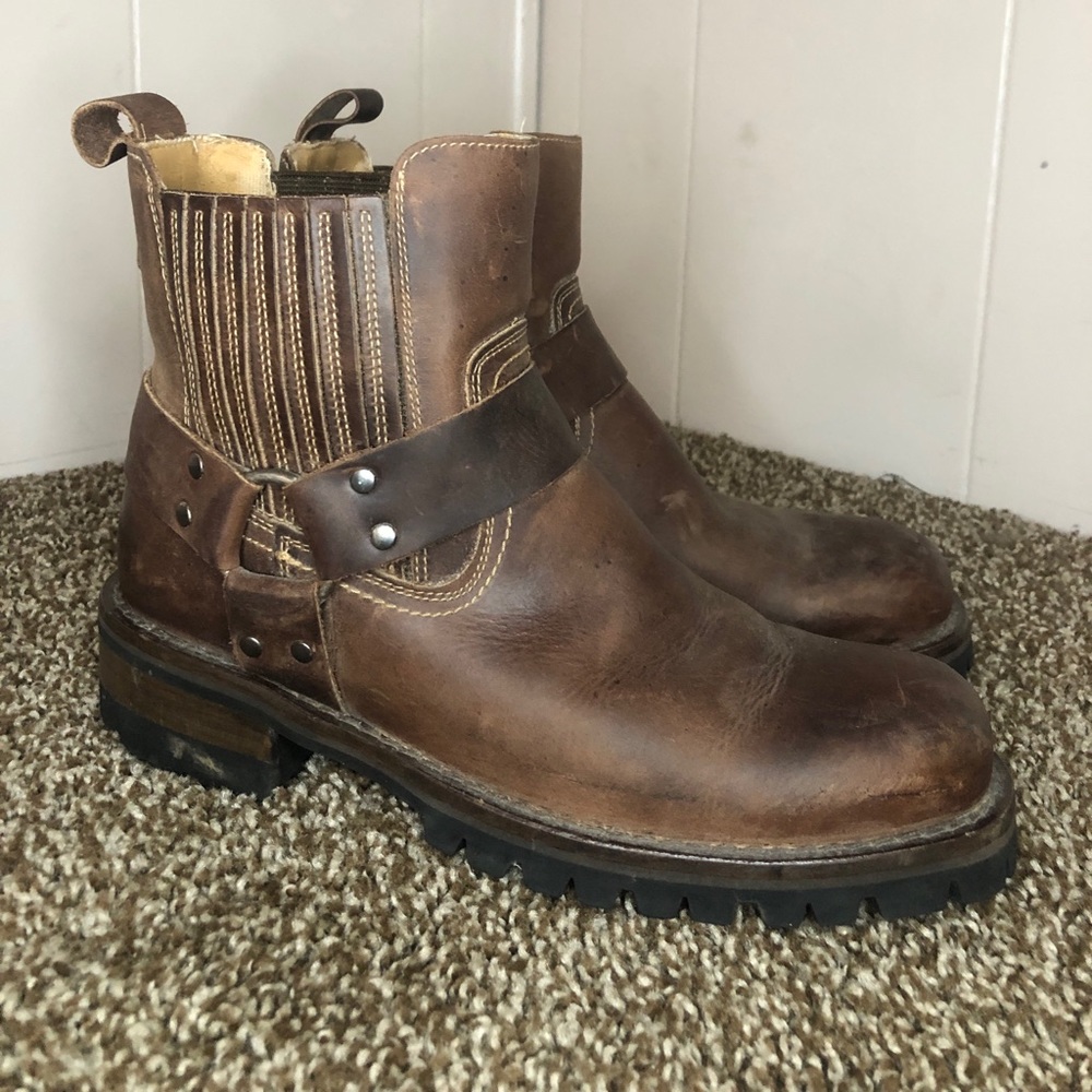 Men’s GBX size 7.5 brown leather boots